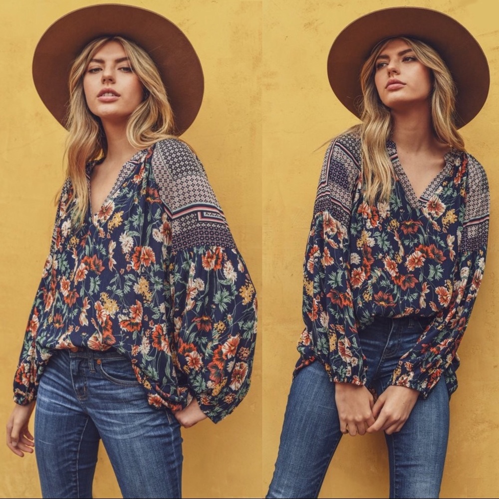 Navy Blue Floral Print Bell Sleeve Top Boho - Picture 3 of 3